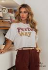 Perfect Way - T-SHIRT CROPPED OVER FEMININA ESTAMPADA off white