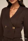 BLAZER CROPPED FRENTE TRANSPASSADA COM METAL FEMININO MARROM CAFÉ PERFECT WAY
