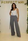 CROPPED REGATA COM ZIPER E BORDADO INDUSTRIAL FEMININO OFF WHITE PERFECT WAY
