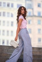 T-SHIRT C/ MANGA RAGLAN DET GALOES FEMININA CINZA c/ ROSA PERFECT WAY