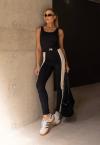 MACACÃO SKINNY EST EXCL C/ RECORTES FEMININO PRETO C/ BEGE PERFECT WAY