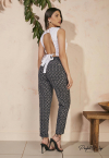 CALÇA ALFAIATARIA BORDADO C/ CINTO FAIXA PRETO / OFF WHITE PERFECT WAY