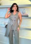 CONJUNTO COLETE ALONGADO ALFAIATARIA C/ ABOTOAMENTO FEMININO verde militar PERFECT WAY