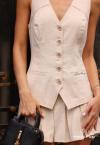 CONJUNTO FEMININO COLETE + SHORTS SAIA DE PREGAS CRU PERFECT WAY