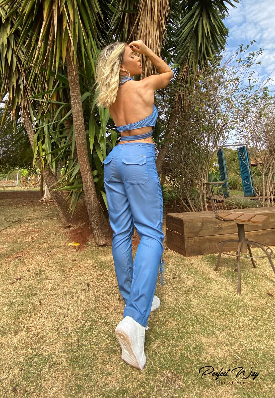 CONJUNTO DE CROPPED + CALÇA JOGGER AZUL PERFECT WAY