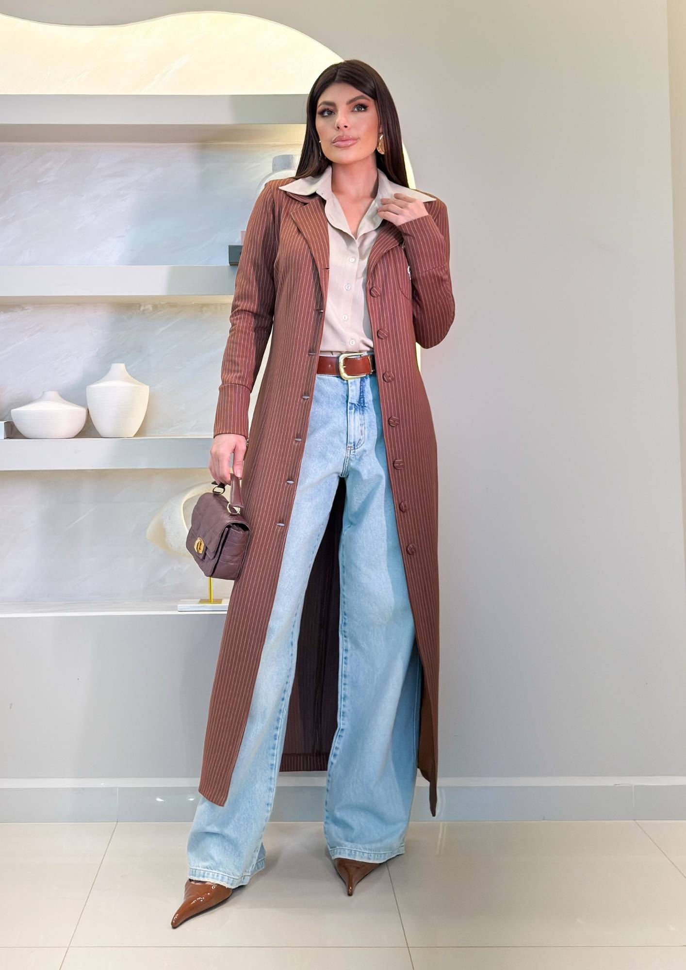 CAMISA C/ MINI FENDA LATERAIS FEMININA BEGE