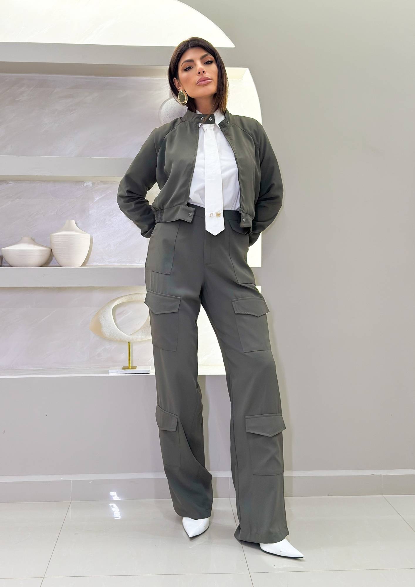 CALÇA CÓS ALTO BOLSO CARGO FEMININA CHUMBO