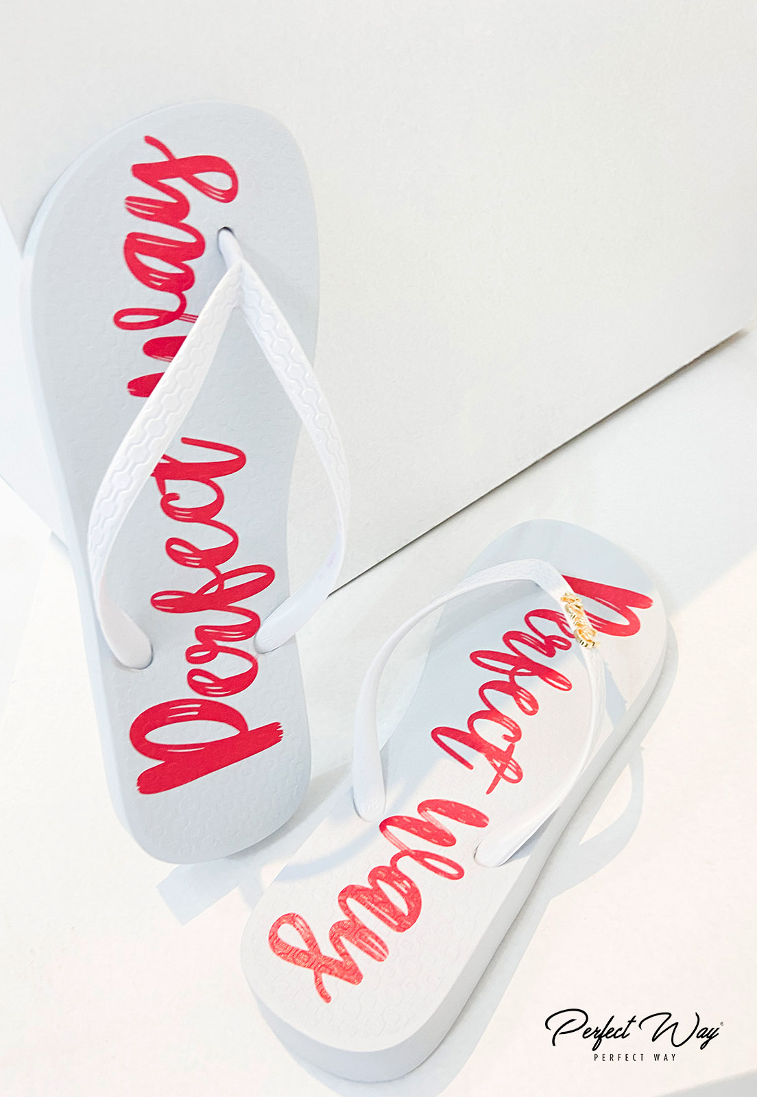 CHINELO ESTAMPADO BRANCO / ESTAMPA ROSA NEON PERFECT WAY