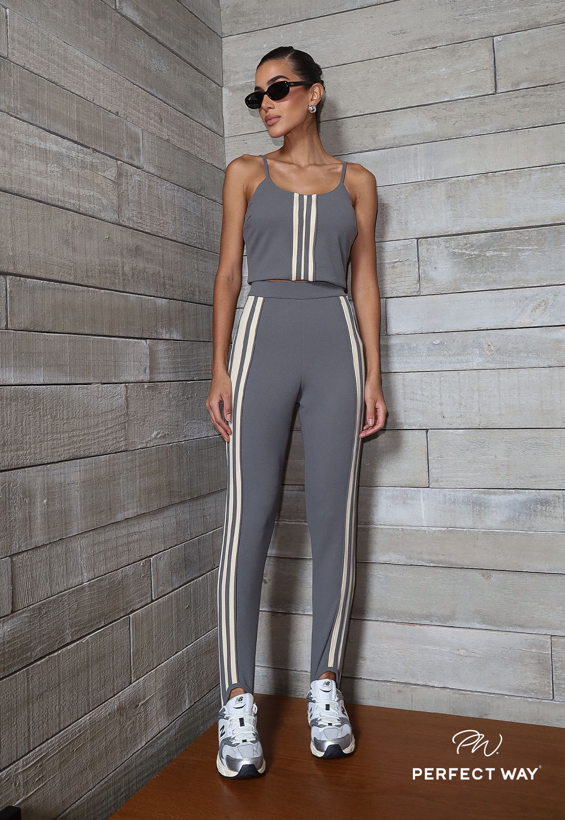 CALÇA  DE PEZINHO FEMININA CINZA